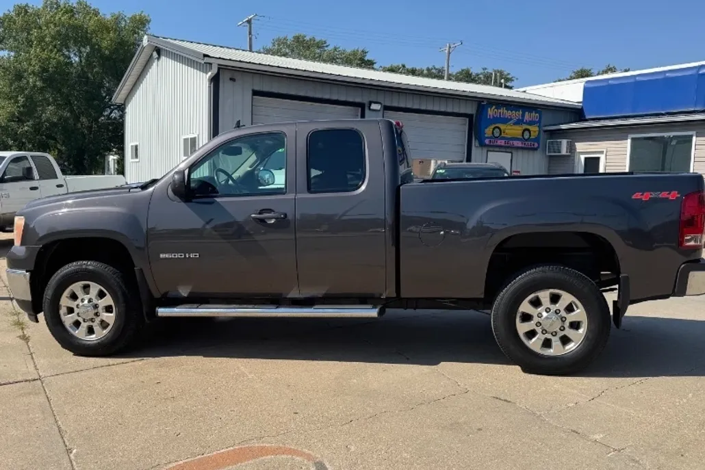 2011 Gmc Sierra SLT photo 1