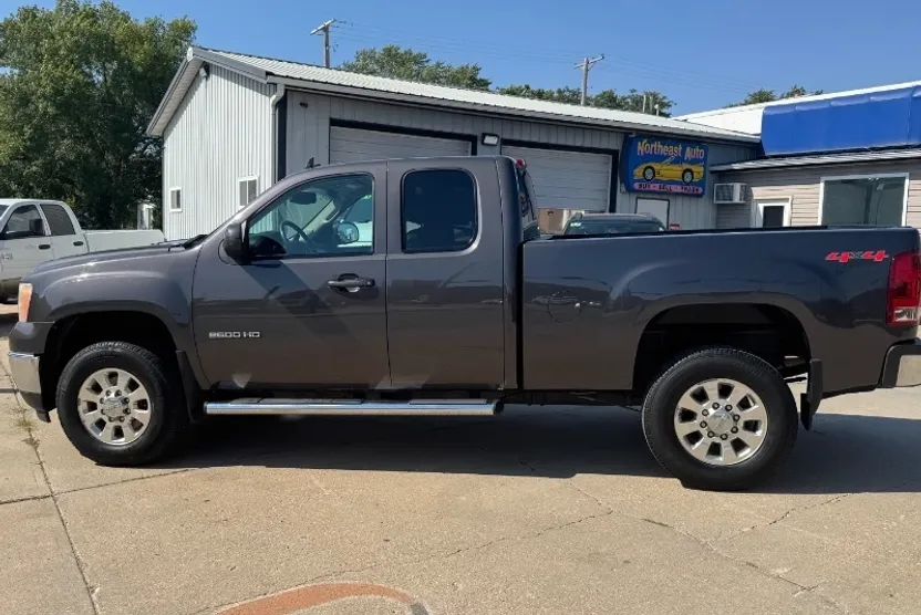 2011 Gmc Sierra SLT photo 1