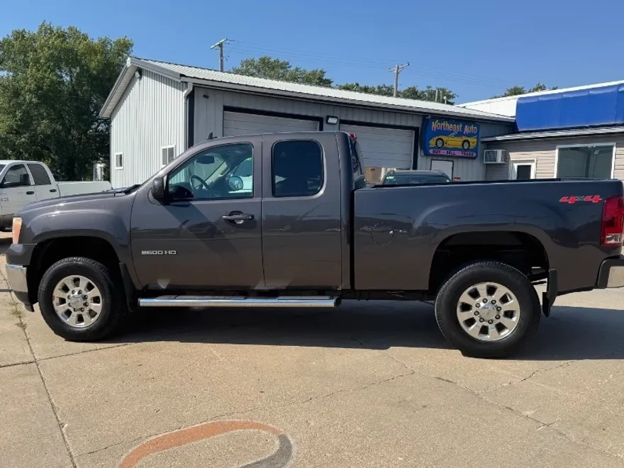 2011 Gmc Sierra SLT photo 1