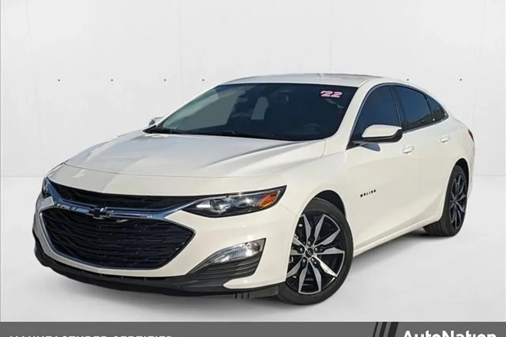 2022 Chevrolet Malibu RS photo 1