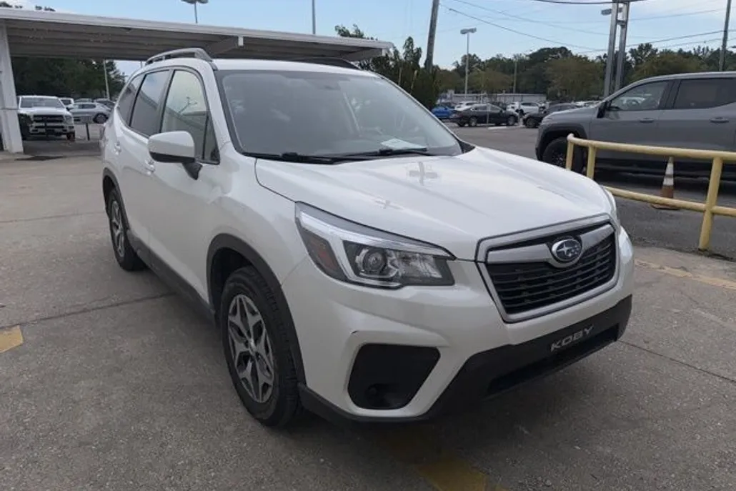 2020 Subaru Forester Premium photo 1