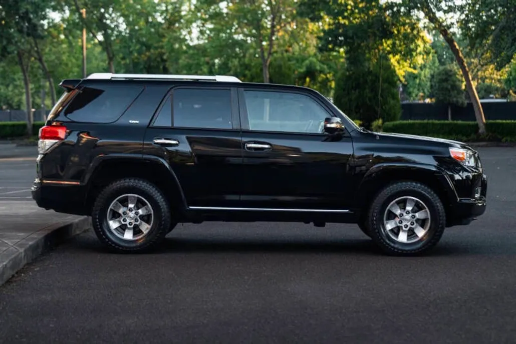 2010 Toyota 4Runner SR5 photo 1