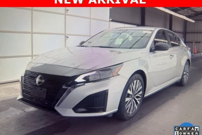 2024 Nissan Altima 2.5 SV photo 1