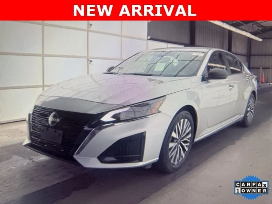 2024 Nissan Altima 2.5 SV photo 1