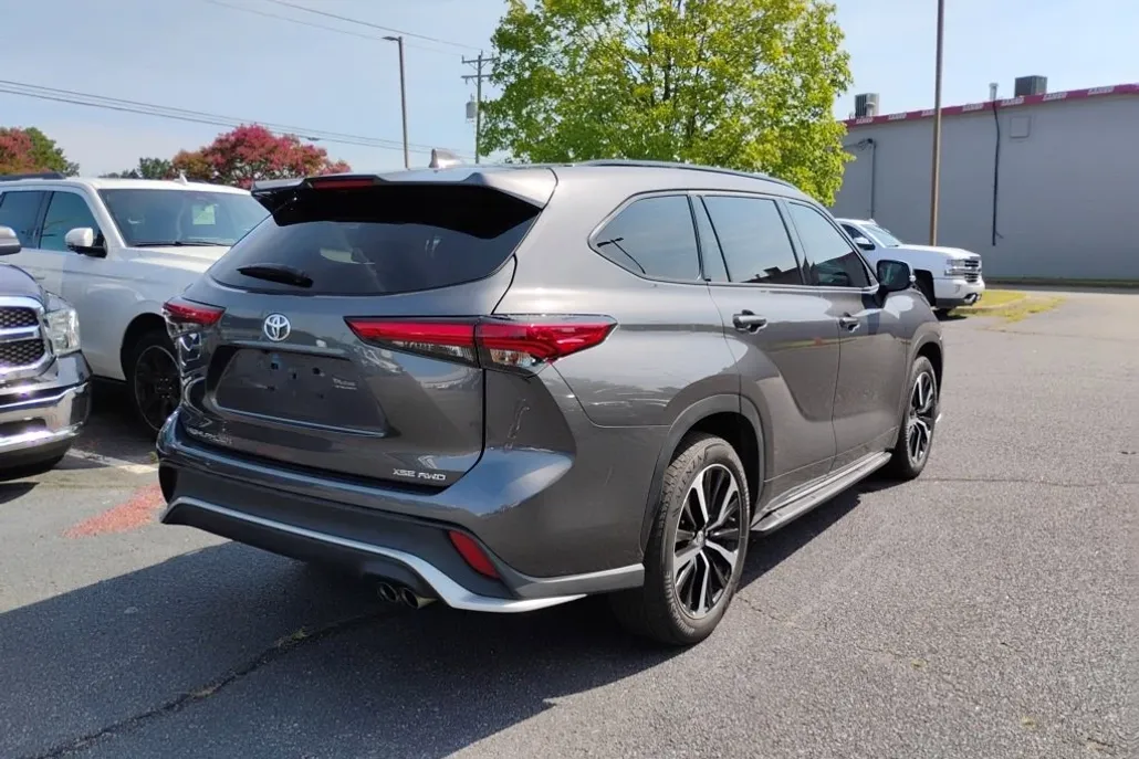 2022 Toyota Highlander XSE photo 1