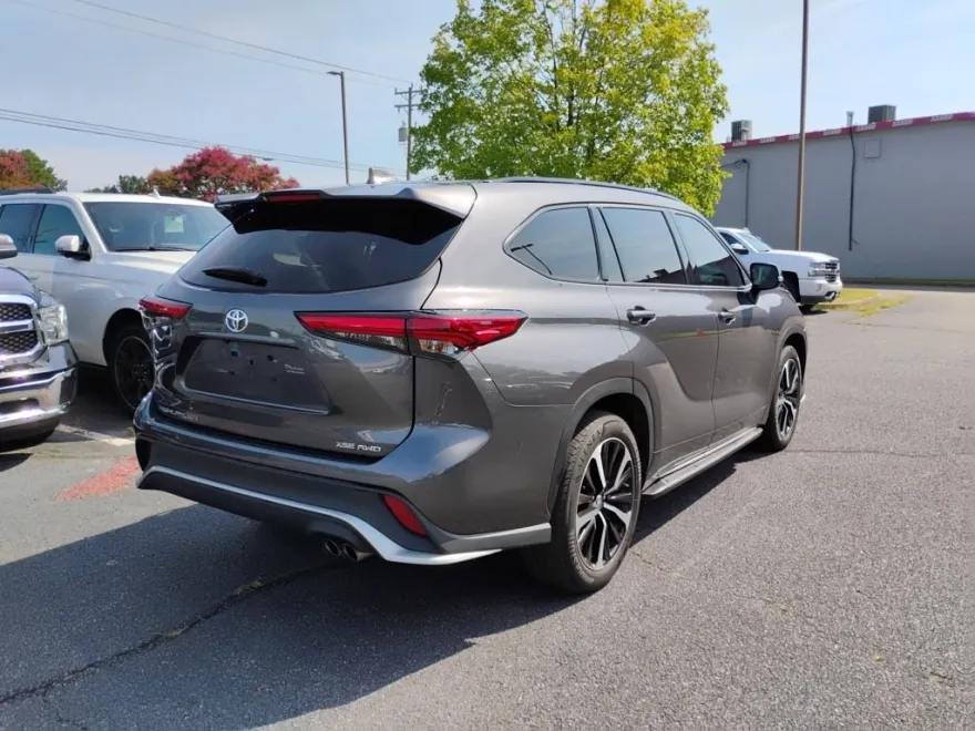 2022 Toyota Highlander XSE photo 1