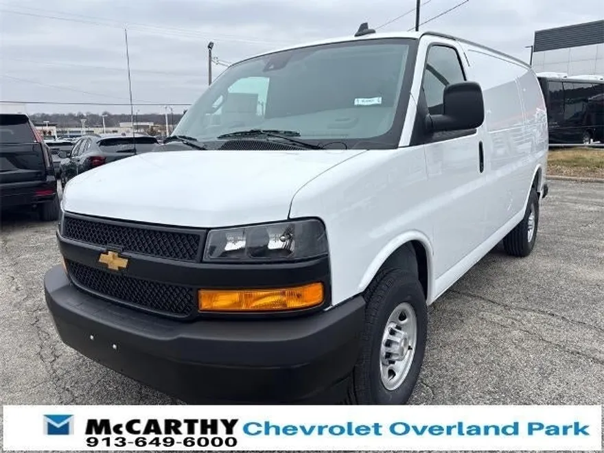 2025 Chevrolet Express Cargo 3500 Base photo 1