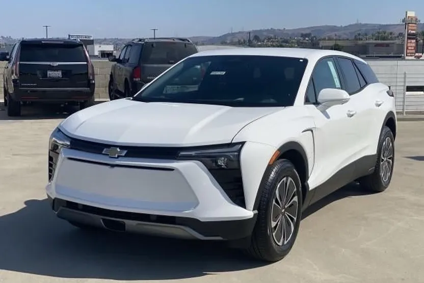 2026 Chevrolet Blazer EV photo 1