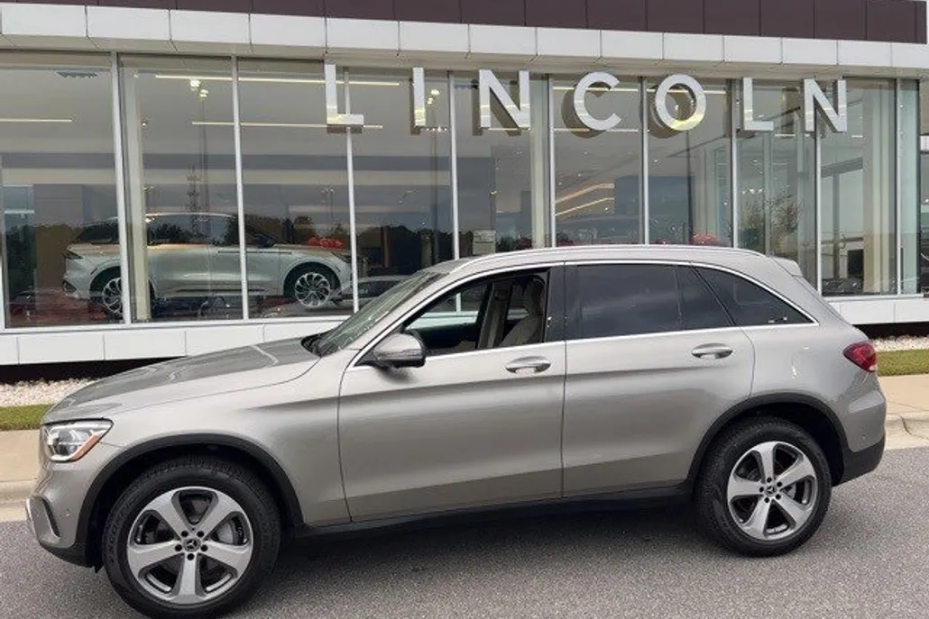 2022 Mercedes Benz GLC 300 photo 1