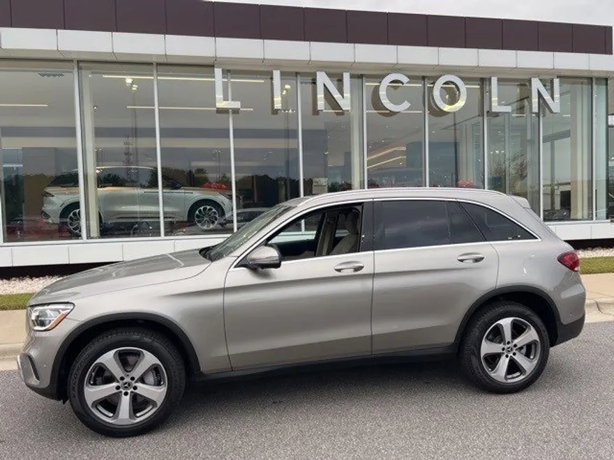 2022 Mercedes Benz GLC 300 photo 1