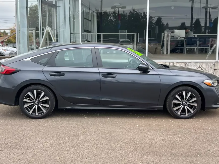 2024 Honda Civic Hatchback EX-L photo 1