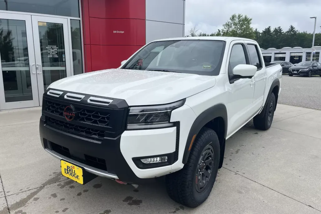2025 Nissan Frontier PRO-4X photo 1