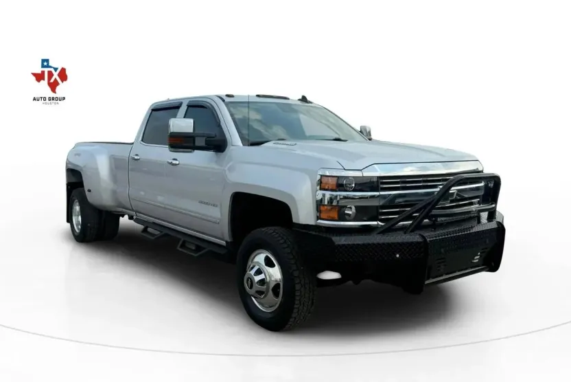 2015 Chevrolet Silverado 3500HD LTZ photo 1