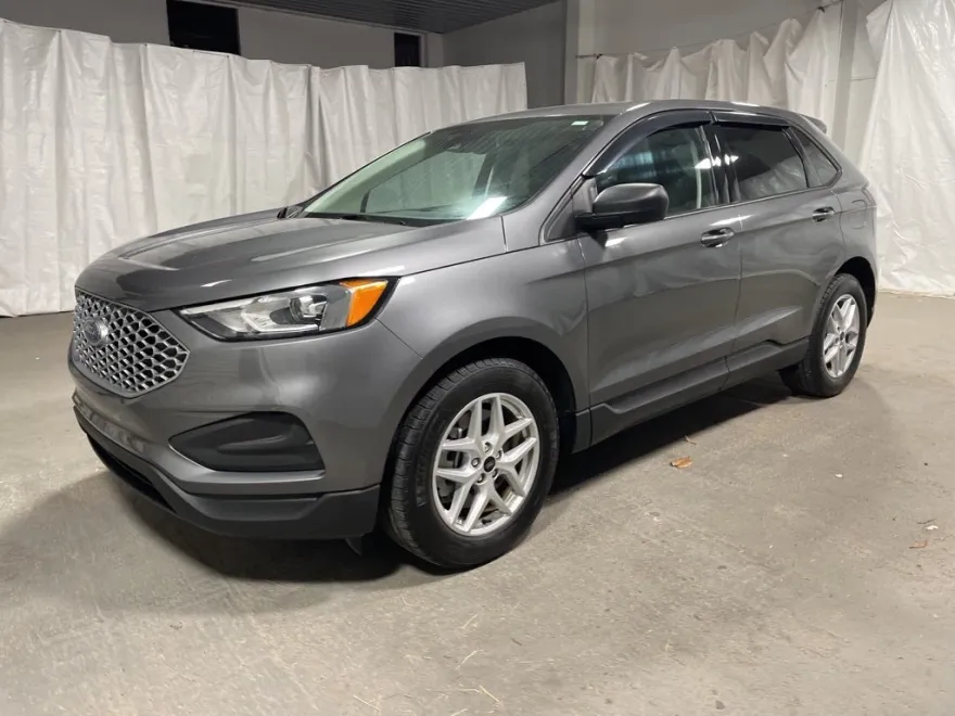 2023 Ford Edge SE photo 1