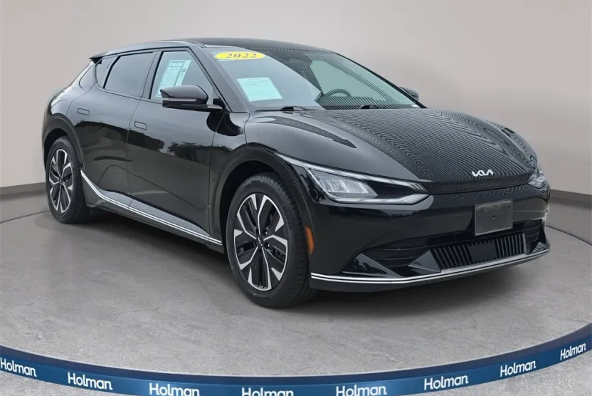 2022 Kia EV6 Wind photo 1