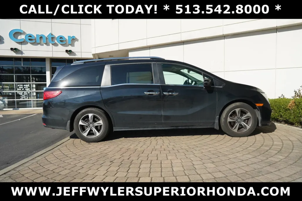 2018 Honda Odyssey Touring photo 1
