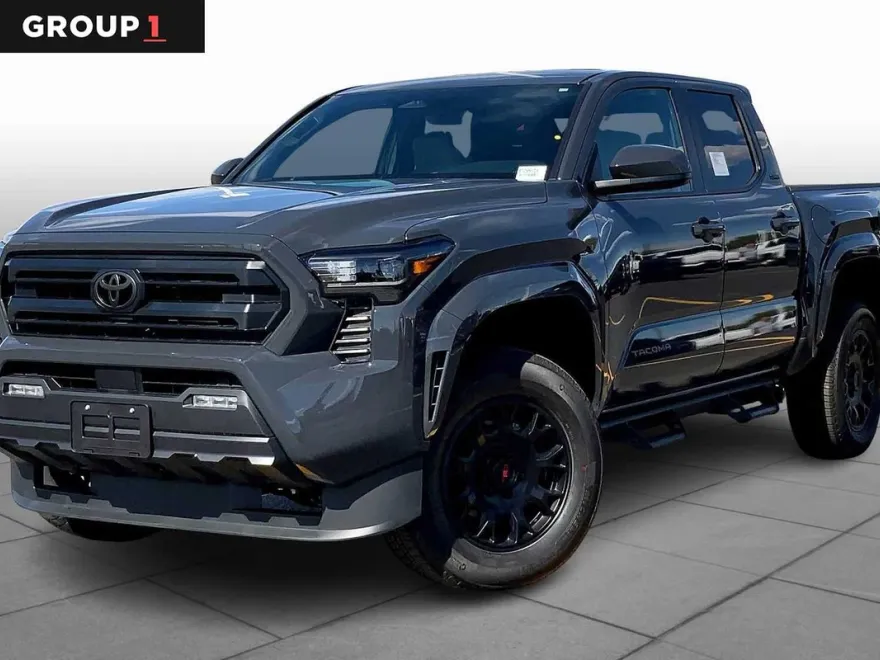 2025 Toyota Tacoma SR5 4x4 Double Cab photo 1