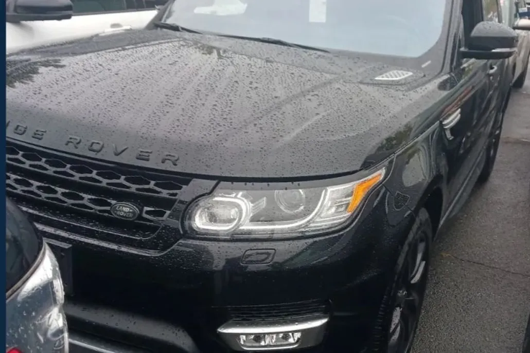 2016 Land Rover Range Rover Sport HSE photo 1