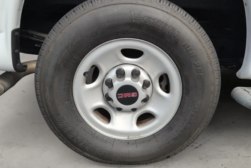 2023 Gmc Savana 2500 Cargo photo 1