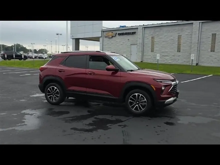 2024 Chevrolet Trailblazer LT photo 1