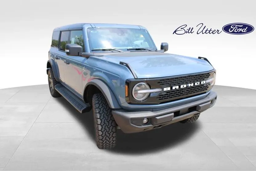 2025 Ford Bronco Outer Banks photo 1