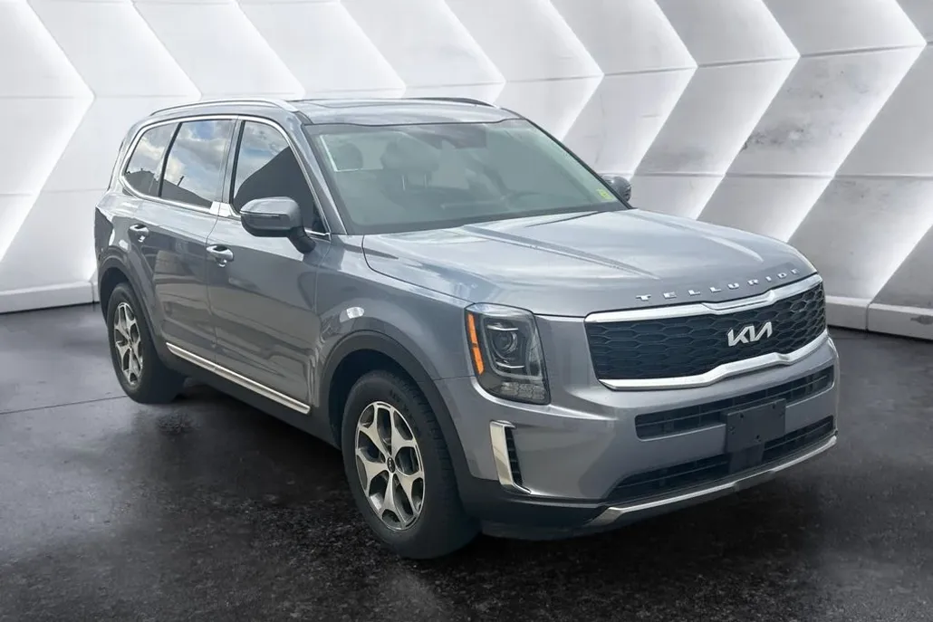 2022 Kia Telluride EX photo 1