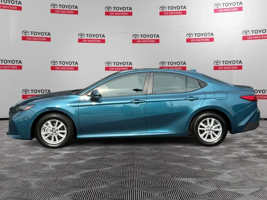 2025 Toyota Camry LE photo 1