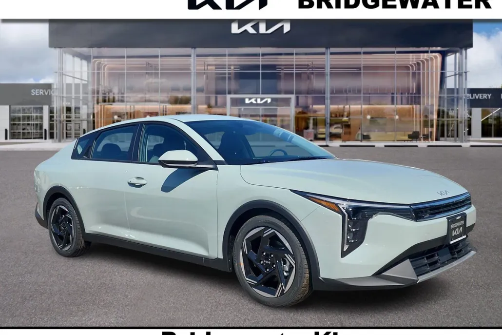 2025 Kia K4 EX photo 1
