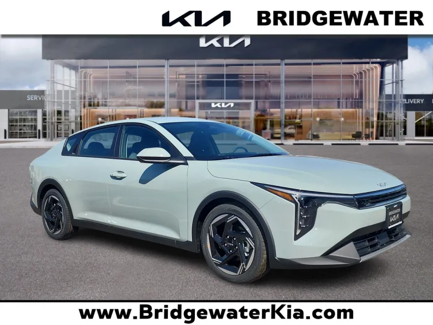 2025 Kia K4 EX photo 1