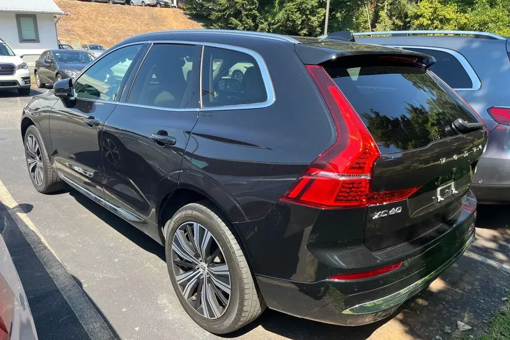 2022 Volvo XC60 Inscription photo 1