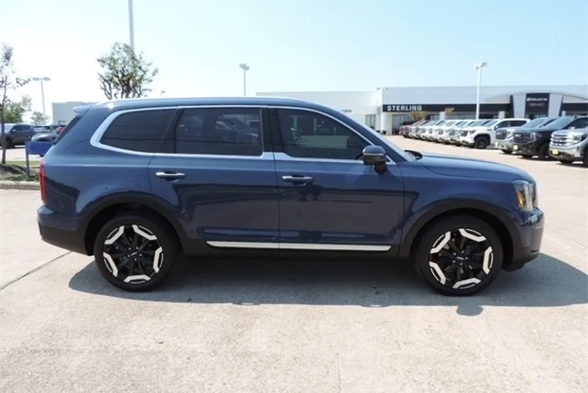 2024 Kia Telluride S photo 1