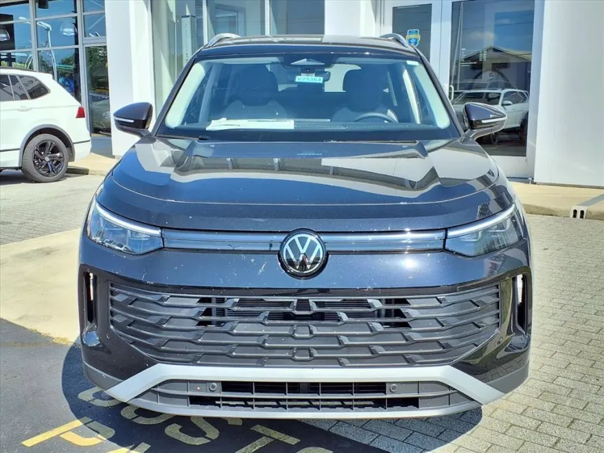 2025 Volkswagen Tiguan S photo 1