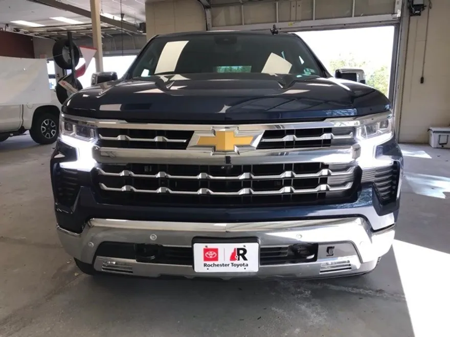 2023 Chevrolet Silverado 1500 LTZ photo 9