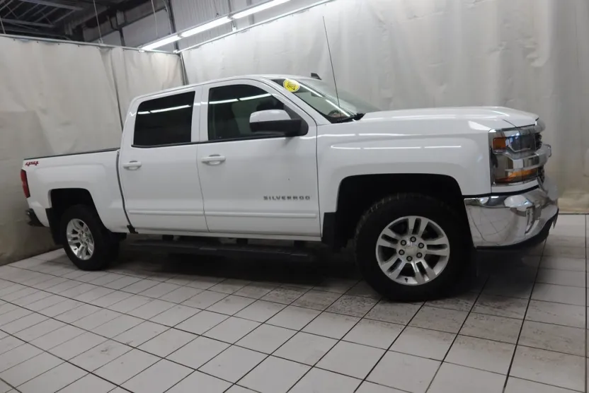 2018 Chevrolet Silverado 1500 LT photo 1