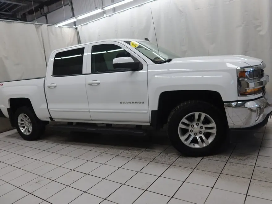 2018 Chevrolet Silverado 1500 LT photo 1