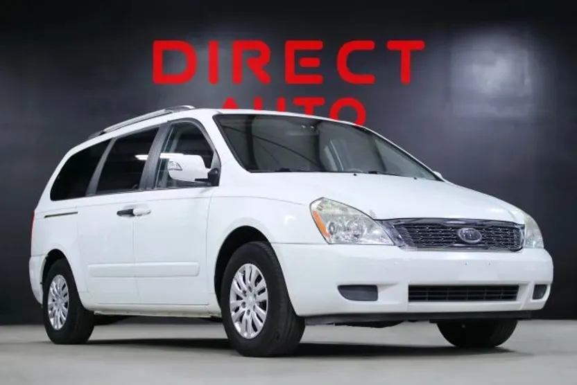 2012 Kia Sedona LX photo 1