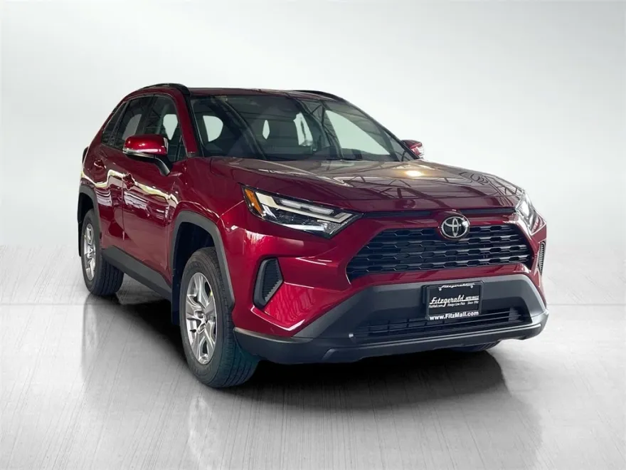 2025 Toyota RAV4 XLE photo 1