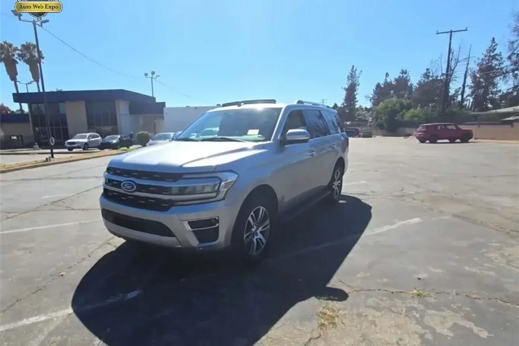 2024 Ford Expedition Limited photo 1
