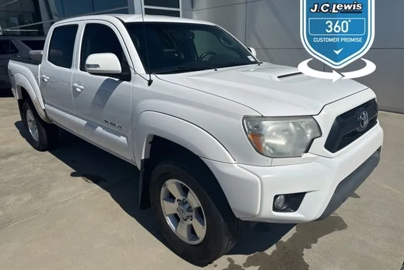 2013 Toyota Tacoma PreRunner V6 photo 1