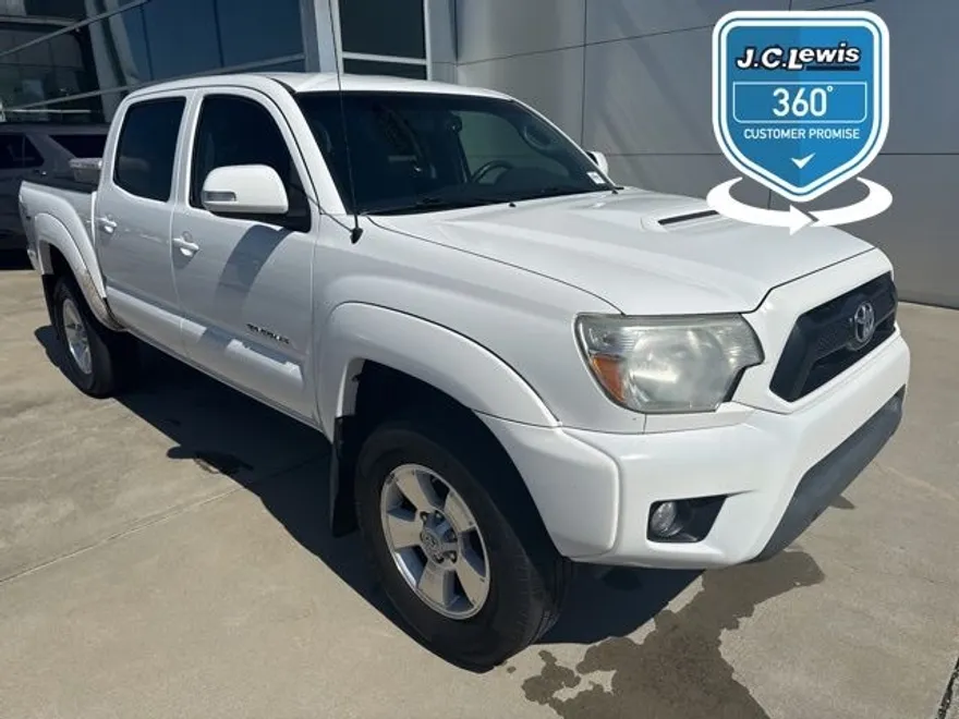 2013 Toyota Tacoma PreRunner V6 photo 1