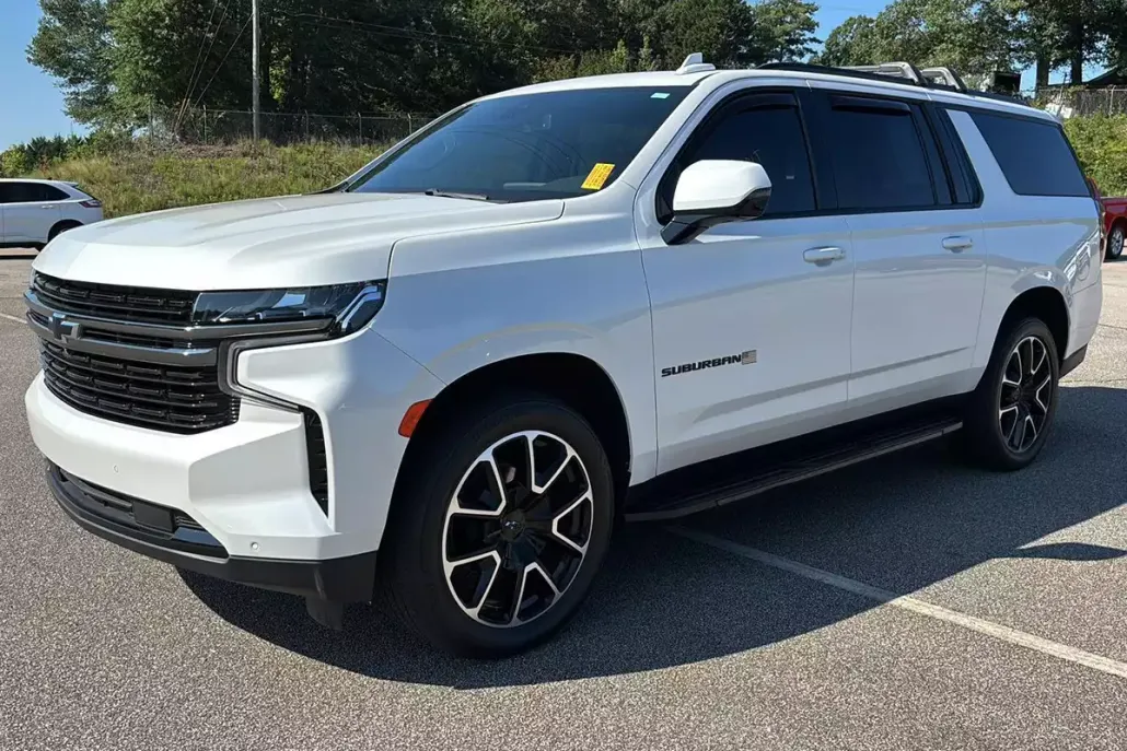 2022 Chevrolet Suburban RST photo 1