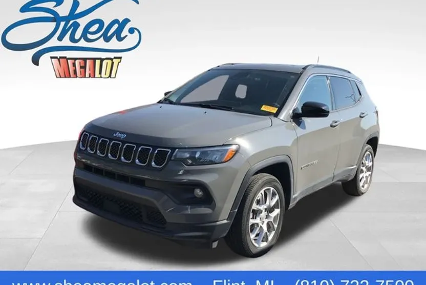 2023 Jeep Compass Latitude Lux photo 1