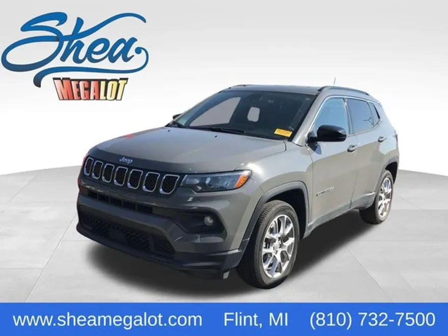 2023 Jeep Compass Latitude Lux photo 1