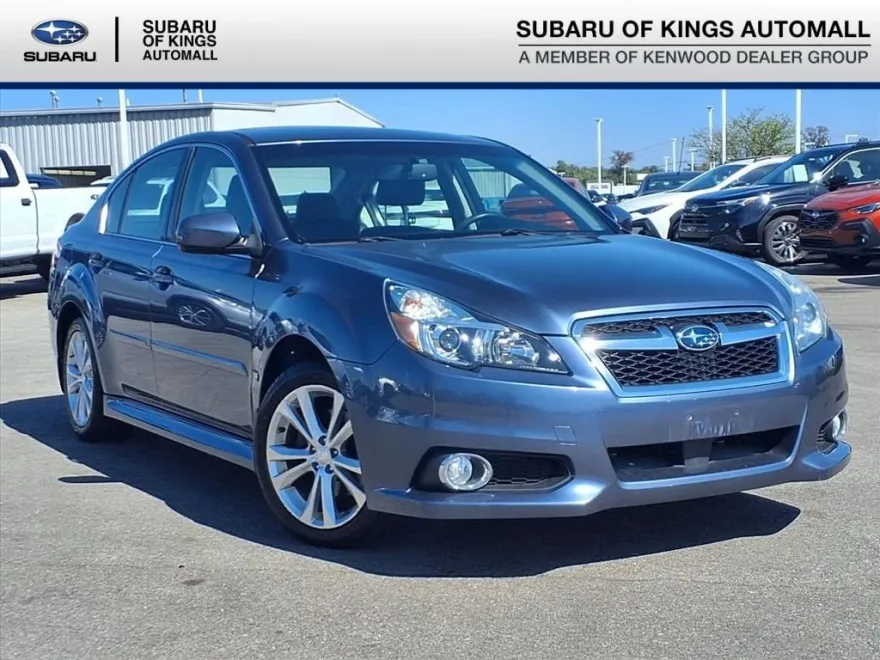 2013 Subaru Legacy 2.5i Limited photo 1