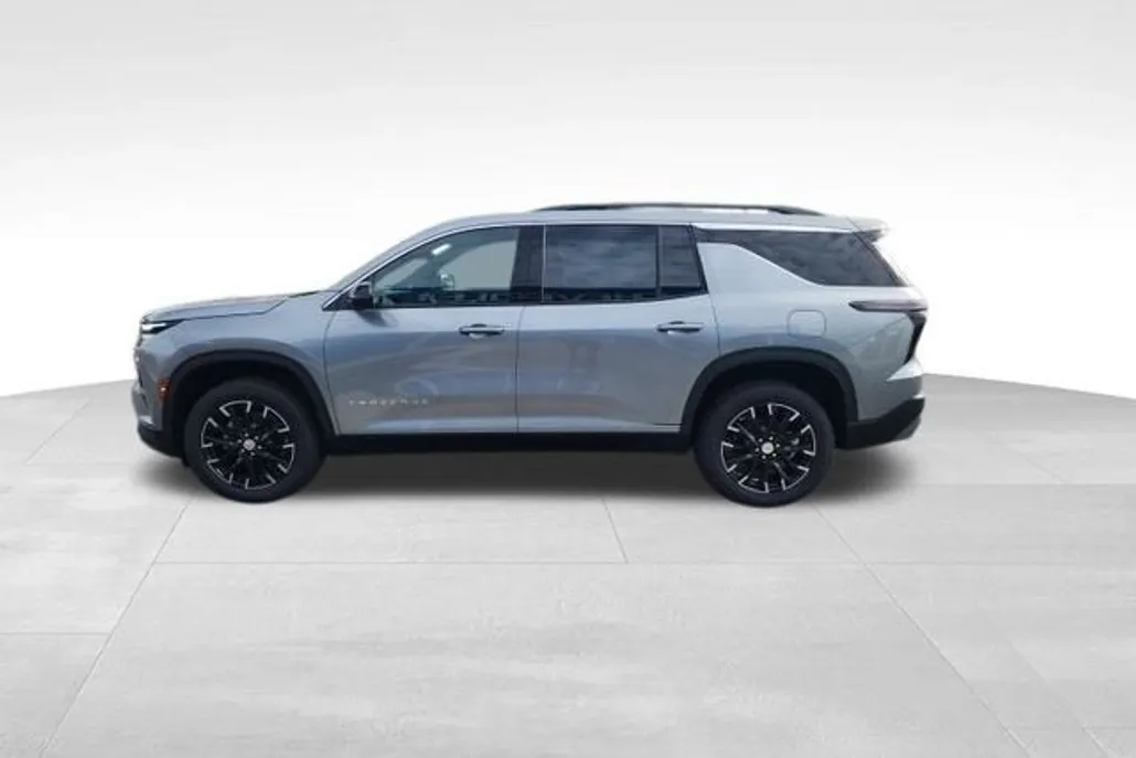 2026 Chevrolet Traverse photo 1
