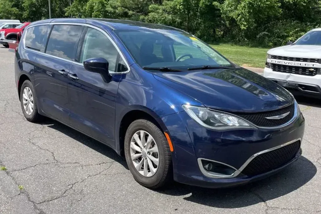 2018 Chrysler Pacifica Touring Plus photo 1
