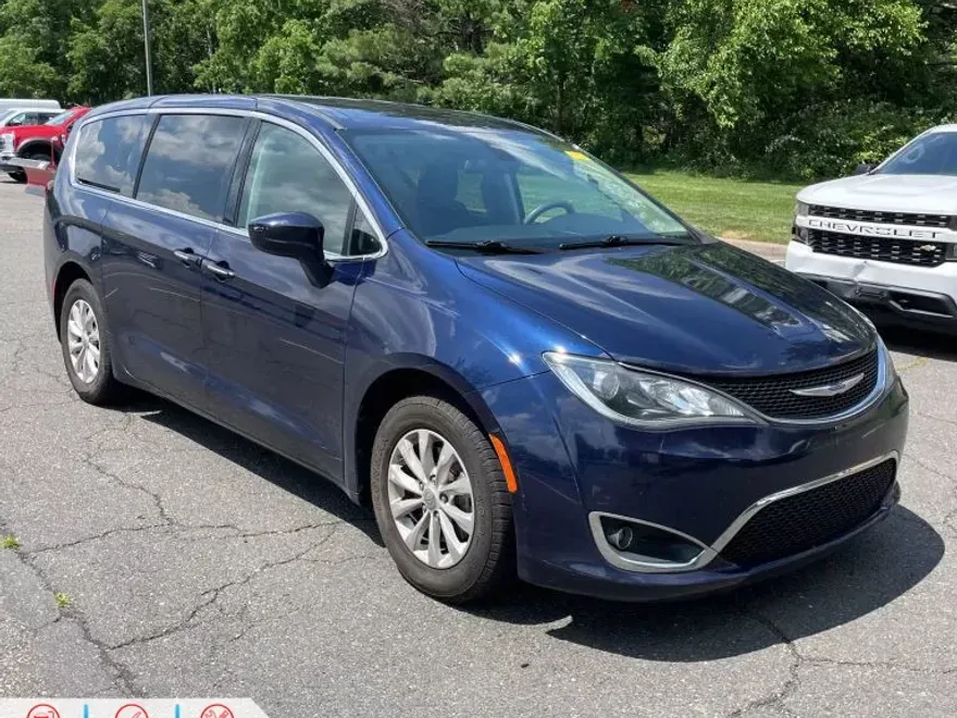 2018 Chrysler Pacifica Touring Plus photo 1
