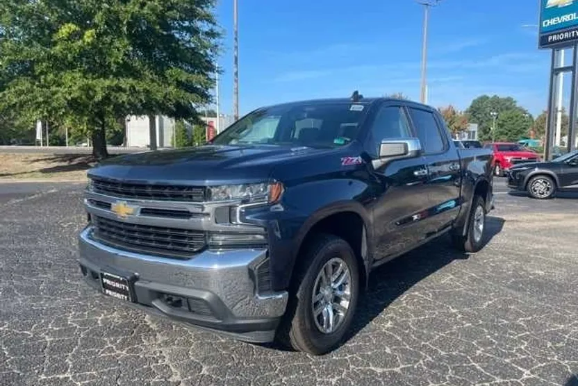 2021 Chevrolet Silverado 1500 LT photo 1