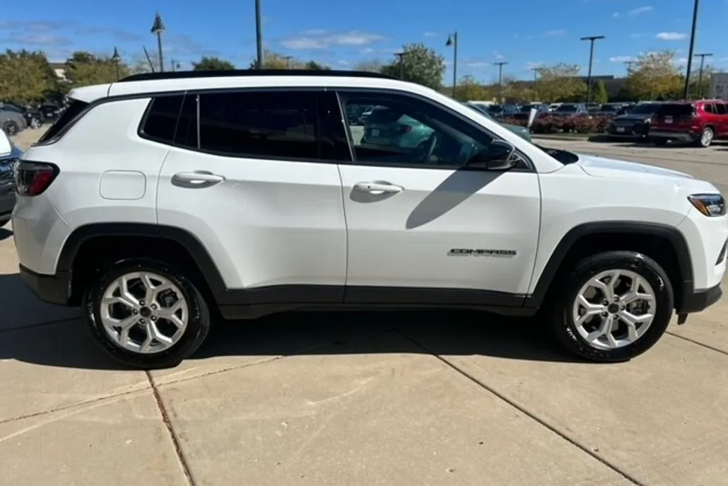 2025 Jeep Compass Limited photo 1