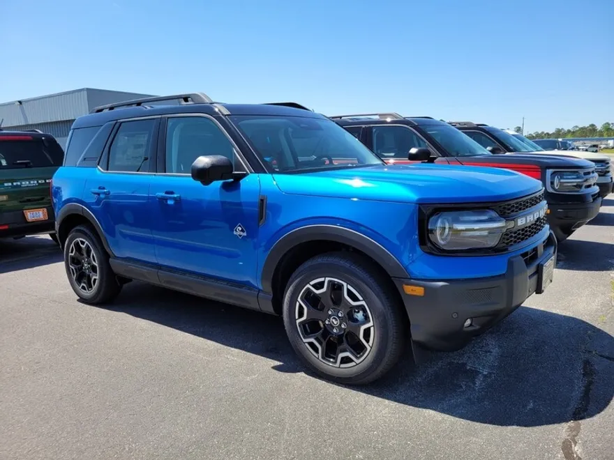 2025 Ford Bronco Sport Outer Banks photo 1